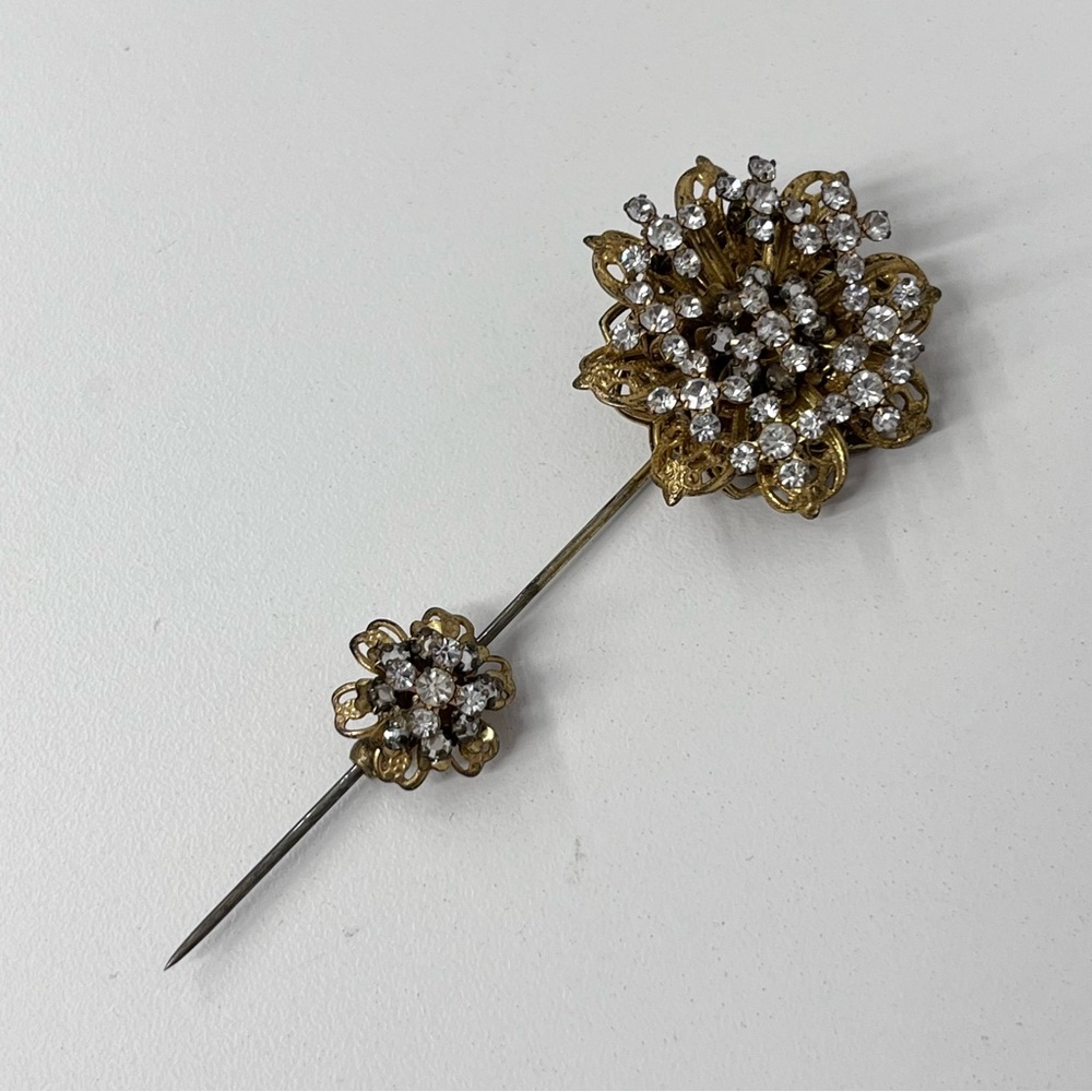 Vintage Stanley Hagler N.Y.C. Stick Pin Gold Tone Metal & Crystals Flower 3 1/2"